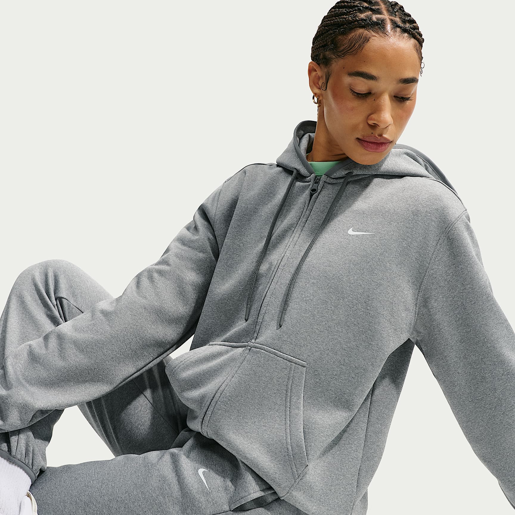Nike Studio Fleece Sport Women's Therma-FIT Full-Zip Hoodie. Nike LU